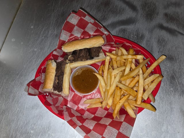 Noni's Pot Roast Sandwich.